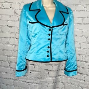 Banu Paris suit